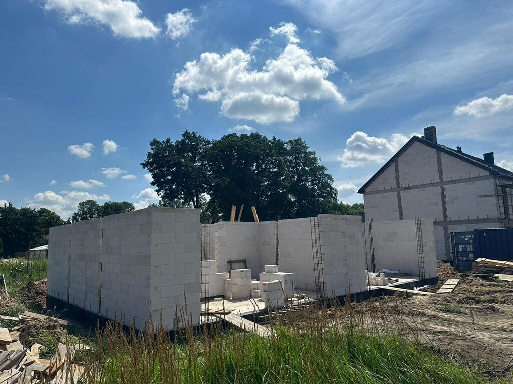 Kończymy ściany parteru i przystępujemy do stropu – dobre tempo